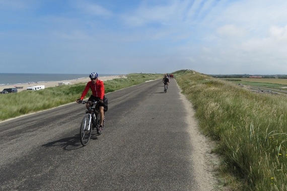 fietsen langs 't gat van de Zeeuwse rivièra