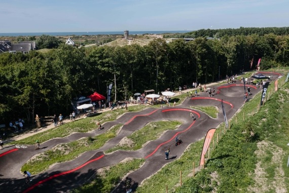 Pump track